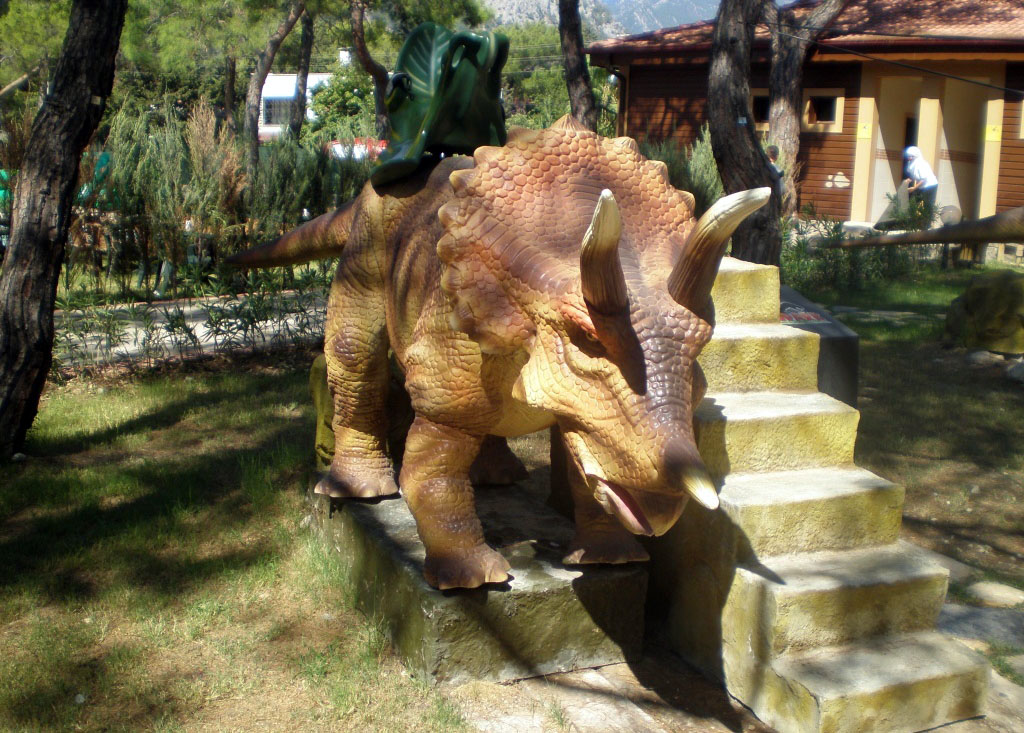 Парк динозавров в Кемере (Динопарк)